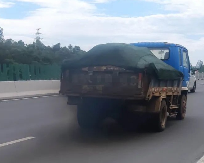 黑煙車08.png